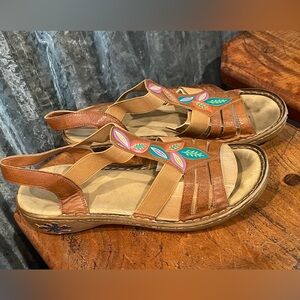 Rieker sandal size 7.5 Slip on, open toe, low heel sling!